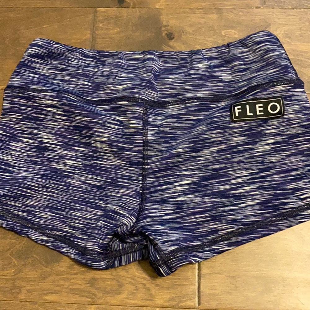 Fleo Shorts. Blue pattern